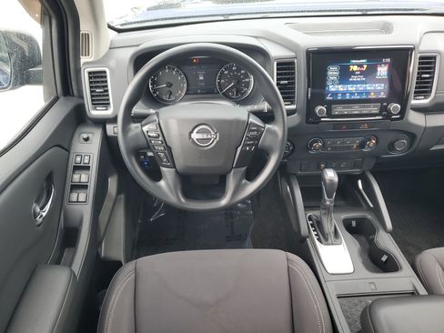 Used 2022 Nissan Frontier SV w/ Technology Package image 17