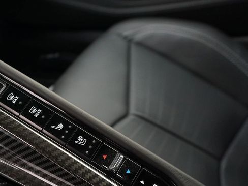 New 2025 Chevrolet Corvette E-Ray image 18