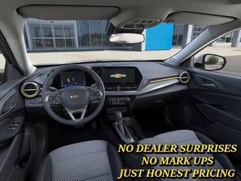 New 2026 Chevrolet Trax LT w/ Sunroof Package FWD image 15