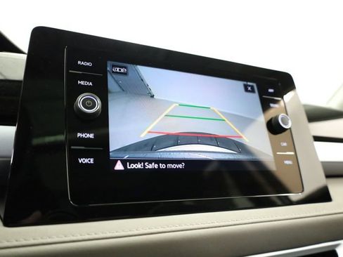 New 2026 Volkswagen Taos SE image 19