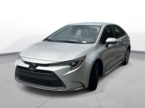Used 2024 Toyota Corolla LE FWD image 2
