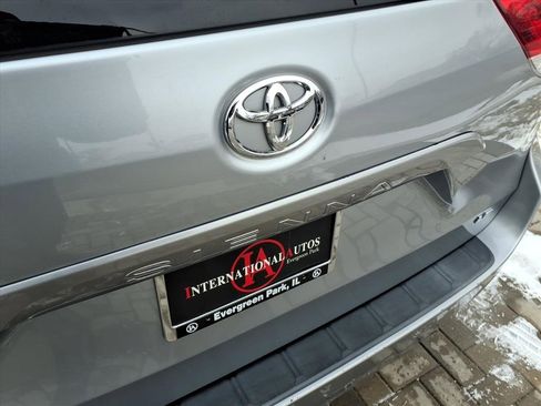 Used 2013 Toyota Sienna LE image 30