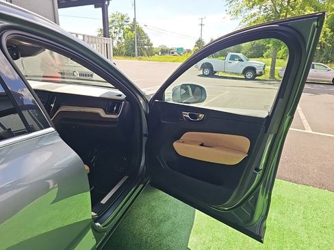Used 2018 Volvo XC60 T8 Inscription AWD/4WD image 38