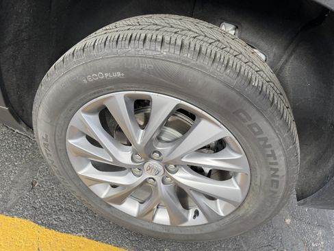 Used 2025 Buick Enclave Preferred image 9