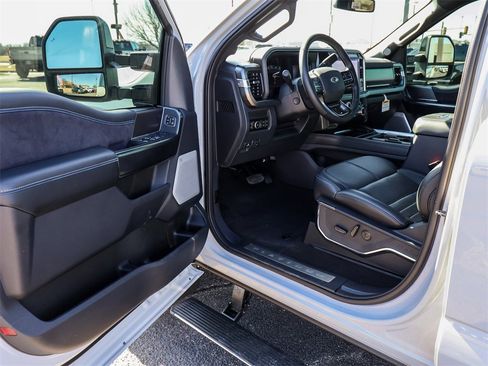 Used 2026 Ford F350 Platinum image 32