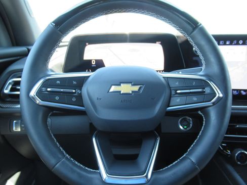 Used 2025 Chevrolet Traverse High Country FWD image 22