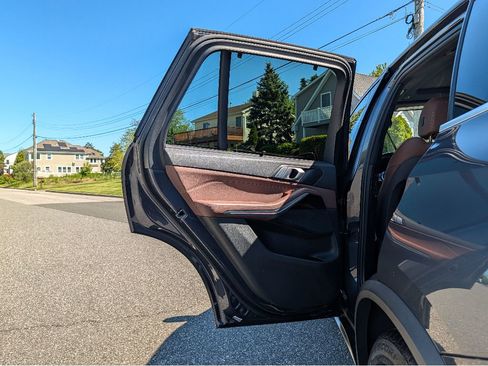 Used 2019 BMW X5 xDrive40i w/ Premium Package AWD/4WD image 11