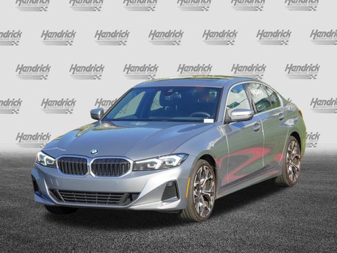 Certified 2025 BMW 330i Sedan RWD image 5