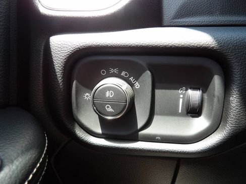Used 2026 RAM 2500 Big Horn AWD/4WD image 19
