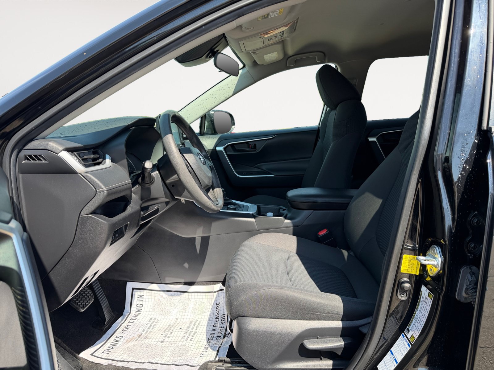 Used 2021 Toyota RAV4 LE AWD/4WD image 9