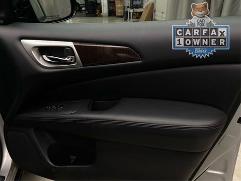 Used 2016 Nissan Pathfinder SL AWD/4WD image 25