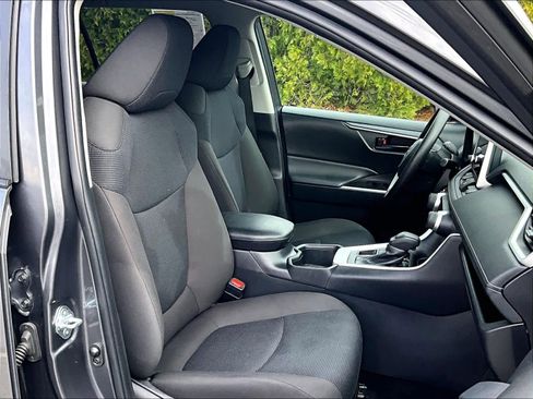 Used 2025 Toyota RAV4 LE AWD/4WD image 11