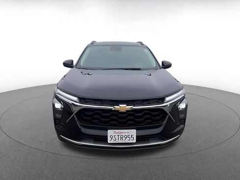 Used 2025 Chevrolet Trax LT image 4