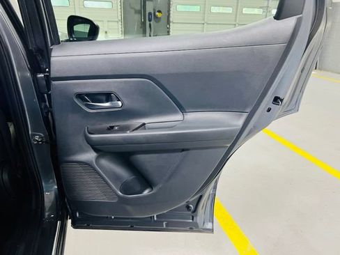 Used 2026 Nissan Kicks SV FWD image 35