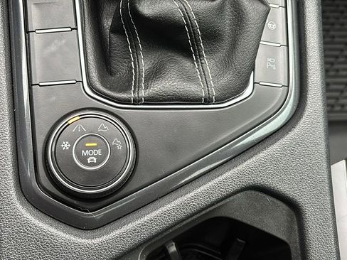 Used 2024 Volkswagen Tiguan SEL R-Line image 21