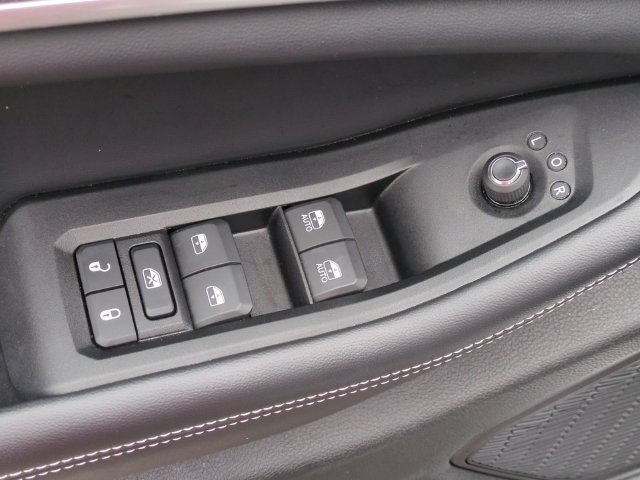 Used 2024 Jeep Grand Cherokee Limited AWD/4WD image 15
