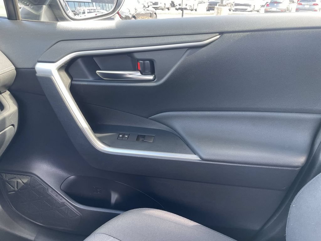 Used 2021 Toyota RAV4 XLE w/ Convenience Package AWD/4WD image 21