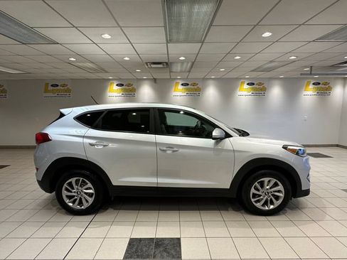 Used 2018 Hyundai Tucson SE AWD/4WD image 3