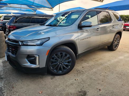 Certified 2023 Chevrolet Traverse RS image 2