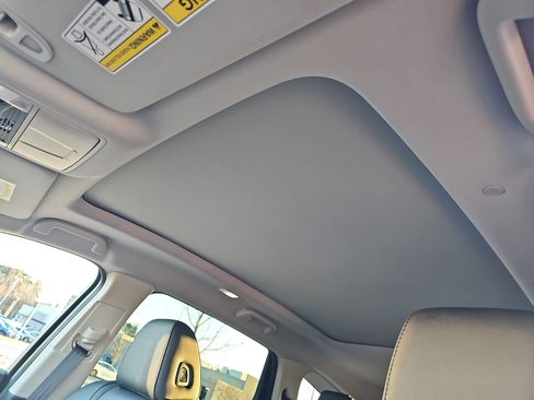 Used 2025 Acura MDX SH-AWD image 29