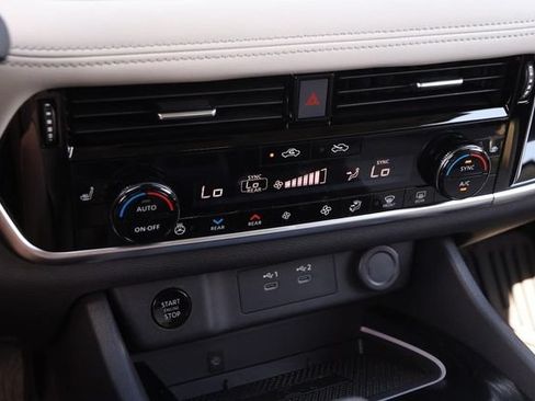 Certified 2025 Nissan Rogue SL w/ SL Premium Package FWD image 19