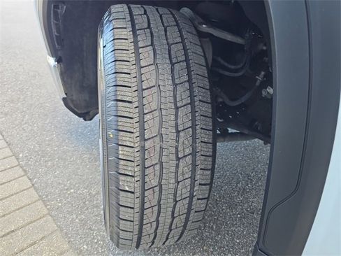 Certified 2024 GMC Sierra 1500 SLT image 31