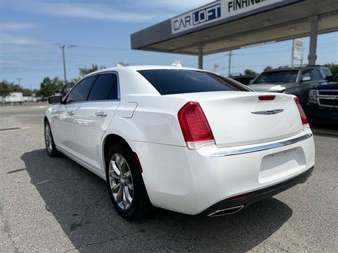 Used 2019 Chrysler 300 Limited AWD/4WD image 8