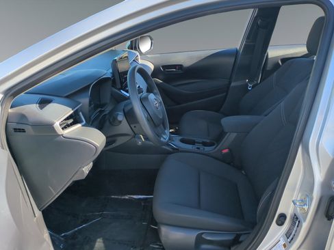 Used 2025 Toyota Corolla LE w/ Carpet Mat Package (TMS) image 9