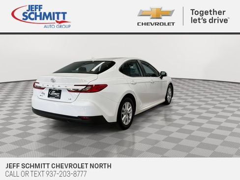 Used 2025 Toyota Camry LE image 10