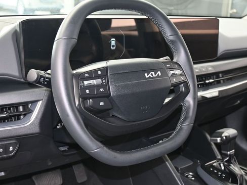 Used 2025 Kia K4 EX image 13