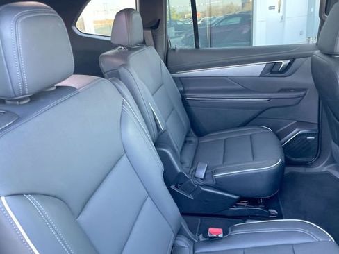 Used 2025 Buick Enclave Preferred image 15