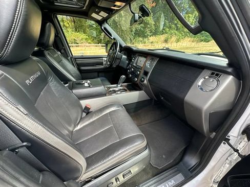 Used 2017 Ford Expedition Platinum AWD/4WD image 31