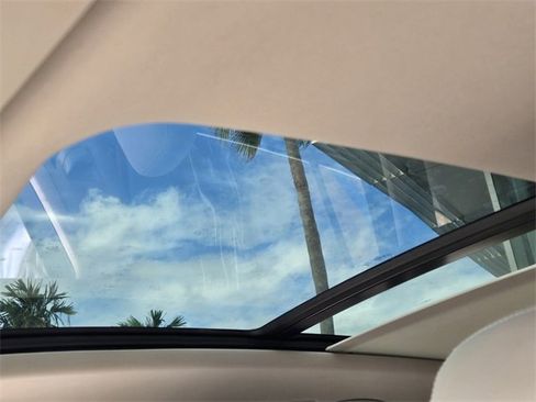Certified 2025 Volkswagen Atlas SE w/ Panoramic Sunroof Package image 18