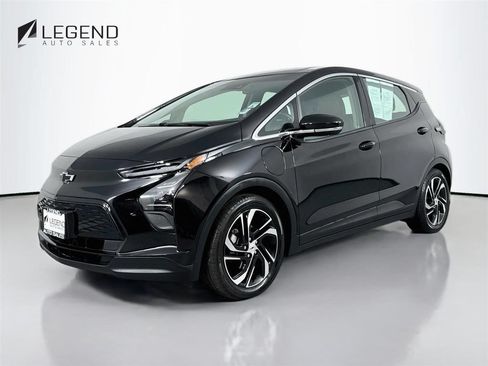 Used 2023 Chevrolet Bolt LT w/ Infotainment Package FWD image 1