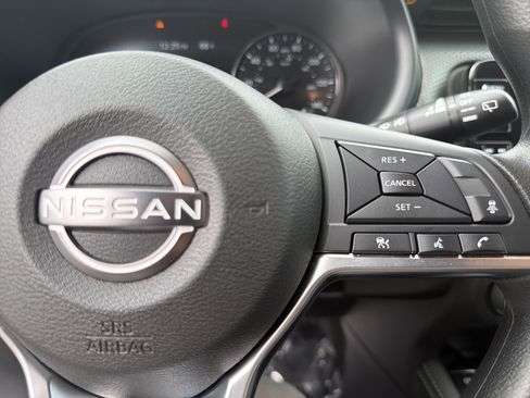 Used 2023 Nissan Kicks SV FWD image 28