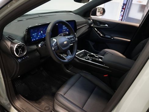 New 2026 Chevrolet Equinox LT w/ Convenience Package II image 9