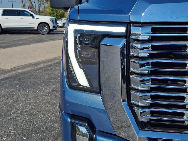 Used 2026 GMC Sierra 2500 Denali w/ Denali Reserve Package AWD/4WD image 9