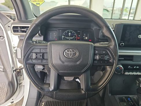 Used 2024 Toyota Tacoma SR5 AWD/4WD image 20