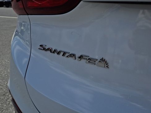 Used 2019 Hyundai Santa Fe SE AWD/4WD image 29