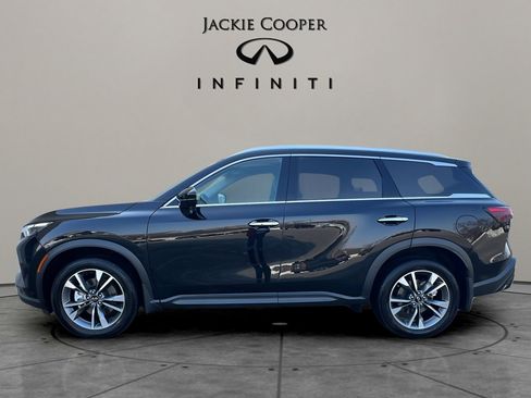 Certified 2025 INFINITI QX60 Luxe image 2