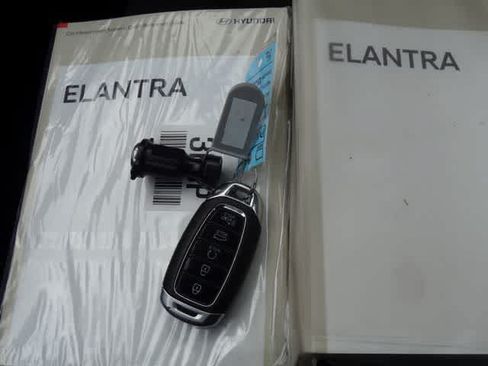 Used 2023 Hyundai Elantra SEL w/ Convenience Package FWD image 46