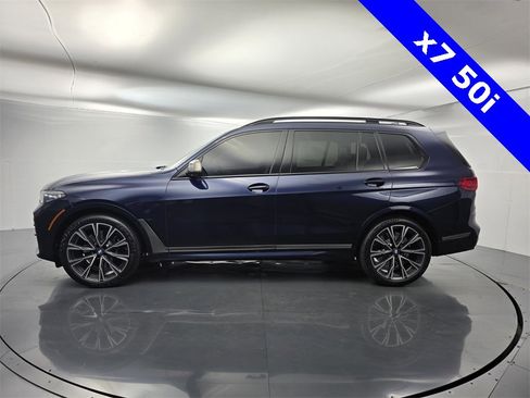 Used 2022 BMW X7 M50i w/ Dynamic Handling Package image 3