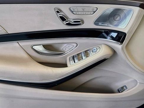 Used 2018 Mercedes-Benz S 560 Sedan image 17