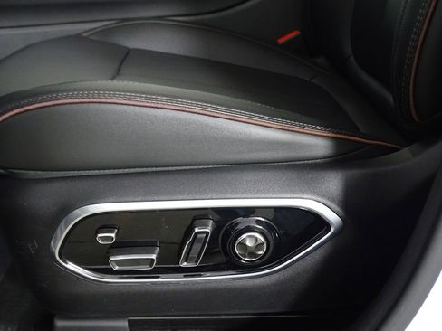 Used 2024 Jeep Wagoneer Launch Edition image 24