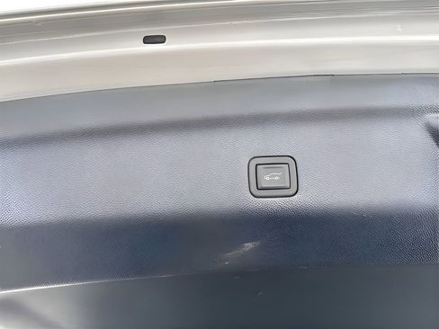 Used 2024 Cadillac Escalade Premium Luxury Platinum image 34