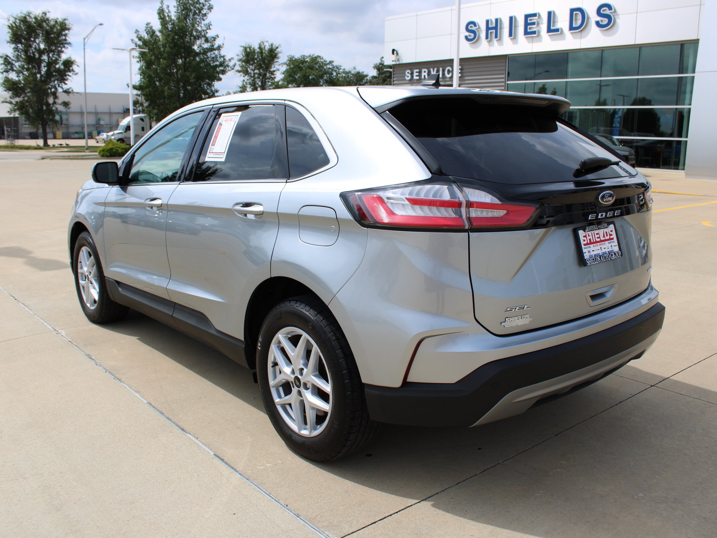 Used 2024 Ford Edge SEL w/ Convenience Package AWD/4WD image 4
