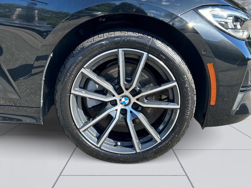 Used 2019 BMW 330i xDrive Sedan w/ Premium Package AWD/4WD image 12