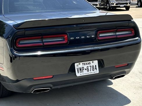 Used 2020 Dodge Challenger SXT RWD image 6