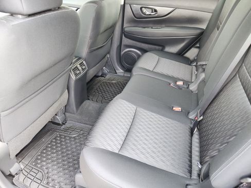 Used 2019 Nissan Rogue SV FWD image 30