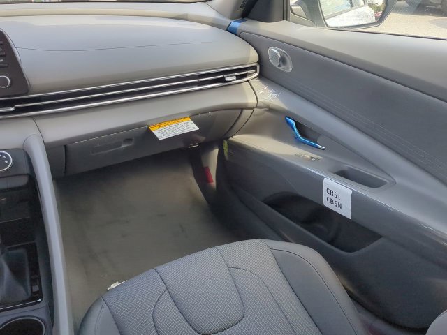 Used 2026 Hyundai Elantra SE FWD image 16